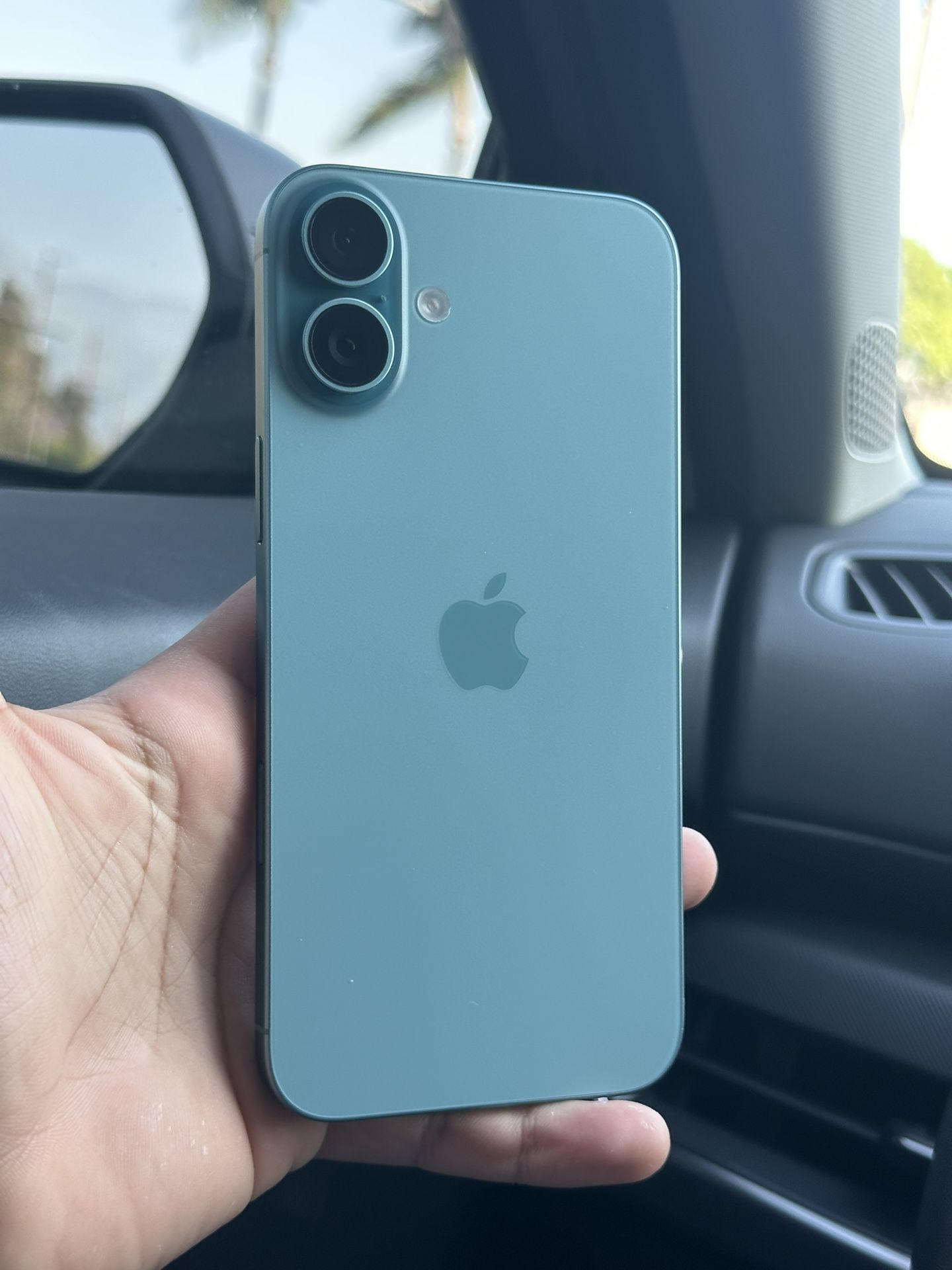 iPhone 16 Plus - 100%🔋 NEW Condition Unlocked