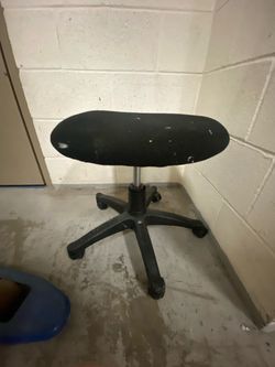 Mesh Black No-Back Padded Mobile Shop Stool
