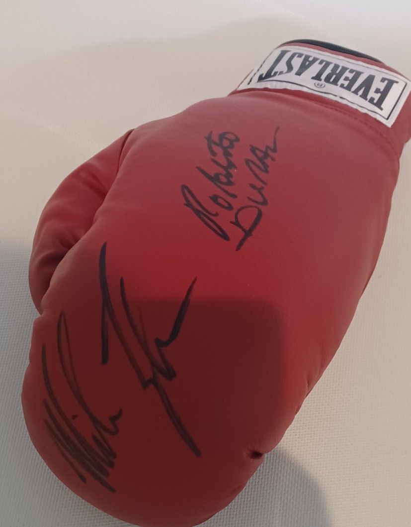 OFFICIAL EVERLAST BOXING GLOVE AUTOGRAPHED BY BOTH MIKE TYSON AND ROBERTO DURAN 