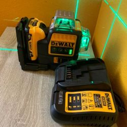 Dewalt  3 Way  Lazer  New Come In Case 150.00