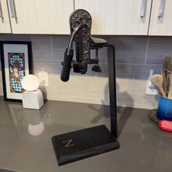 FRONTGATE GRANITE IRON PEWTER STANDING COUNTER BAR LUXURY WINE BOTTLE OPENER CORKSCREW