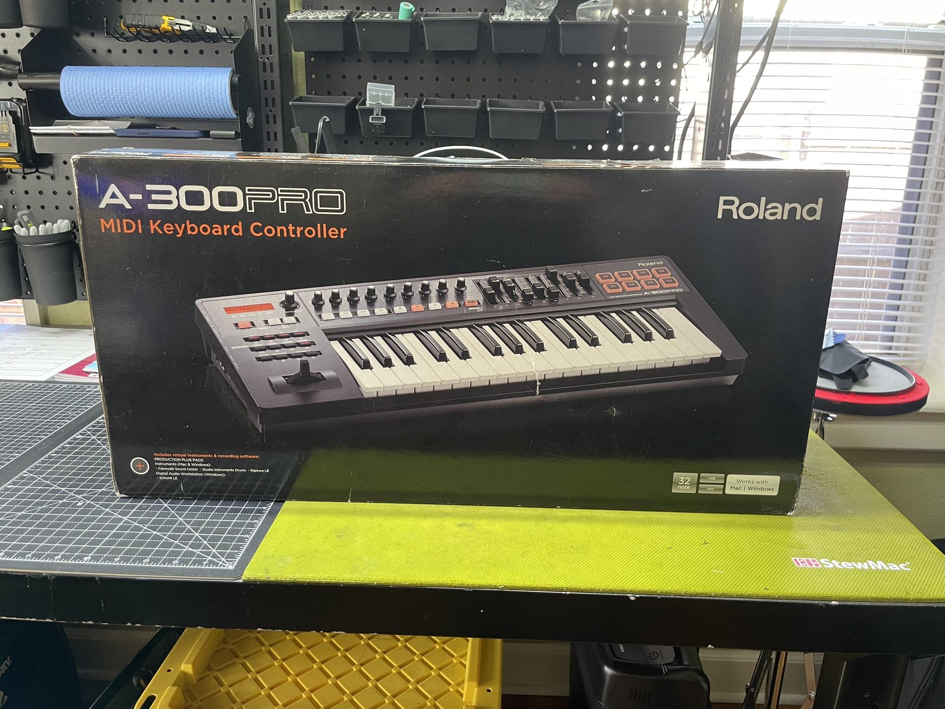 Roland A-300 PRO 32 Keys MIDI