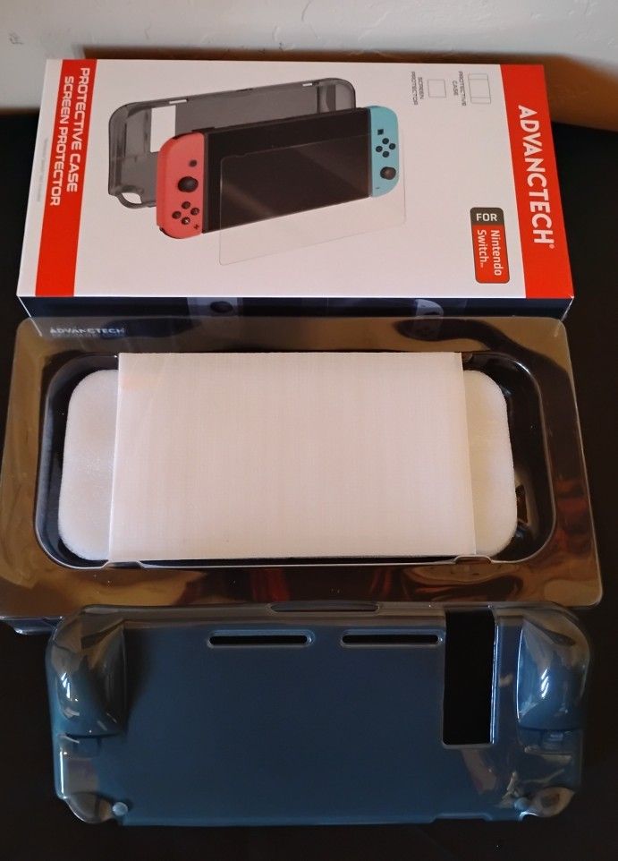 Nintendo Switch Screen Protector and Case NEW