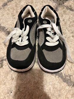ANDREA Black and Gray Lace-Up Sneakers