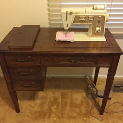 Singer Sewing Machine In Wooden Desk