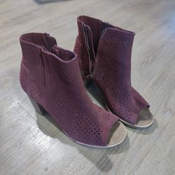 Burgundy toms wedges with floral cutout