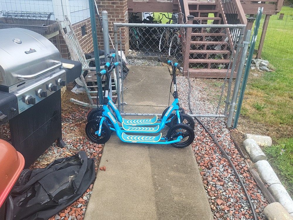 3 Youth Flashback Razor Scooters
