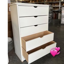 Dresser No Knobs 