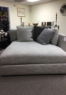 Jonathan Louis Cuddler Chaise