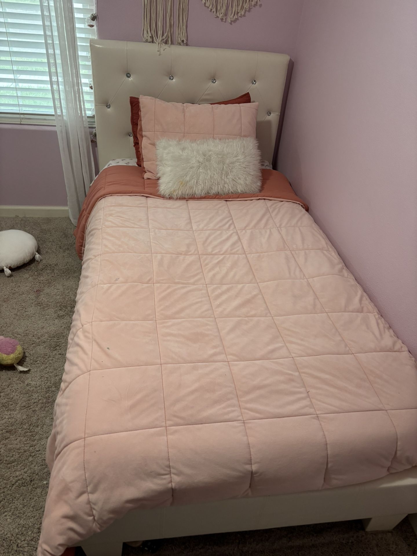 Twin Bed with Dresser And Mirror 