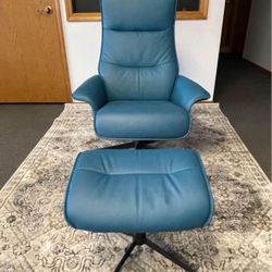 Thomasville Leather Swivel Recliner w/Ottoman -Serious inquiries only please!-