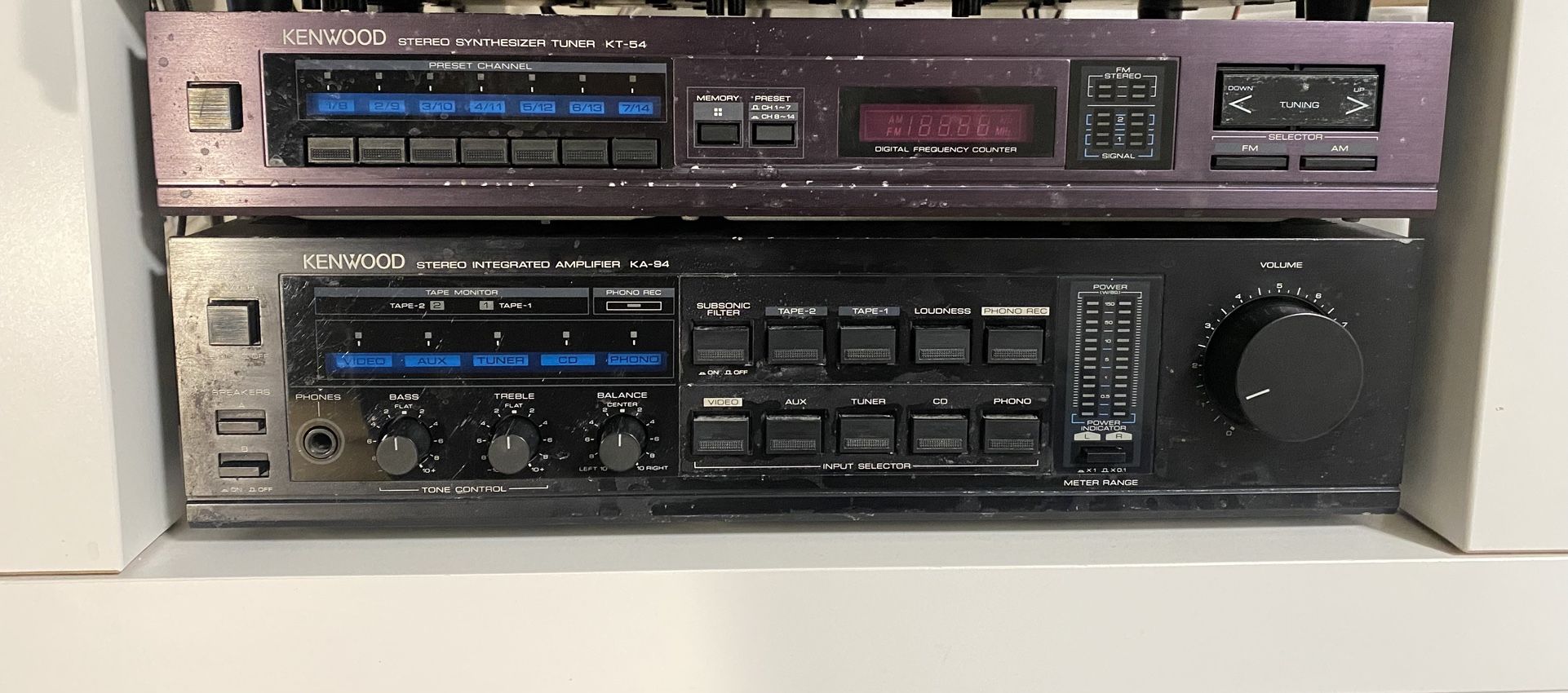 Vintage Stereo and Tuner. Kenwood KA-94 Amplifier. Kenwood KT-54 Tuner AM/FM