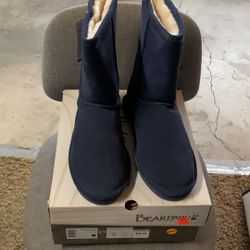 BEARPAW Boots Dark Blue New In Box Size 8/9