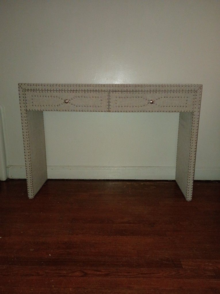 Vanity / Table