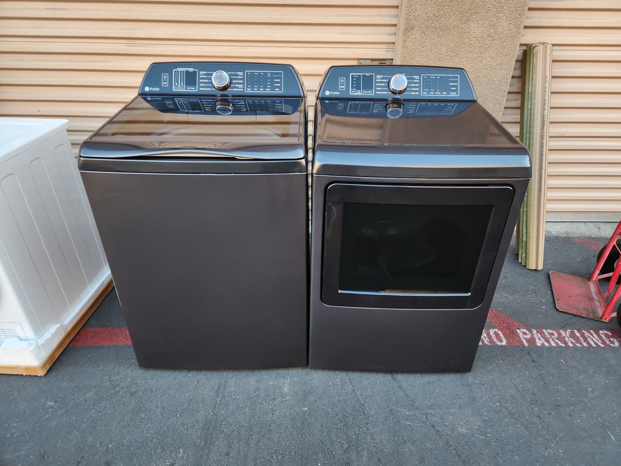 GE PROFILE TOP LOAD WASHER AND GAS DRYER SET
