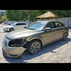 2013 Ford Taurus
