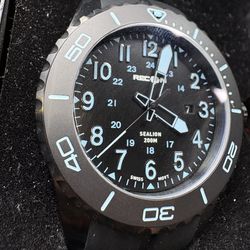 New recon Swiss luminated men’s watch