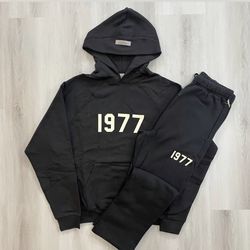 Brand new with tags Essentials 1977 Set Size S