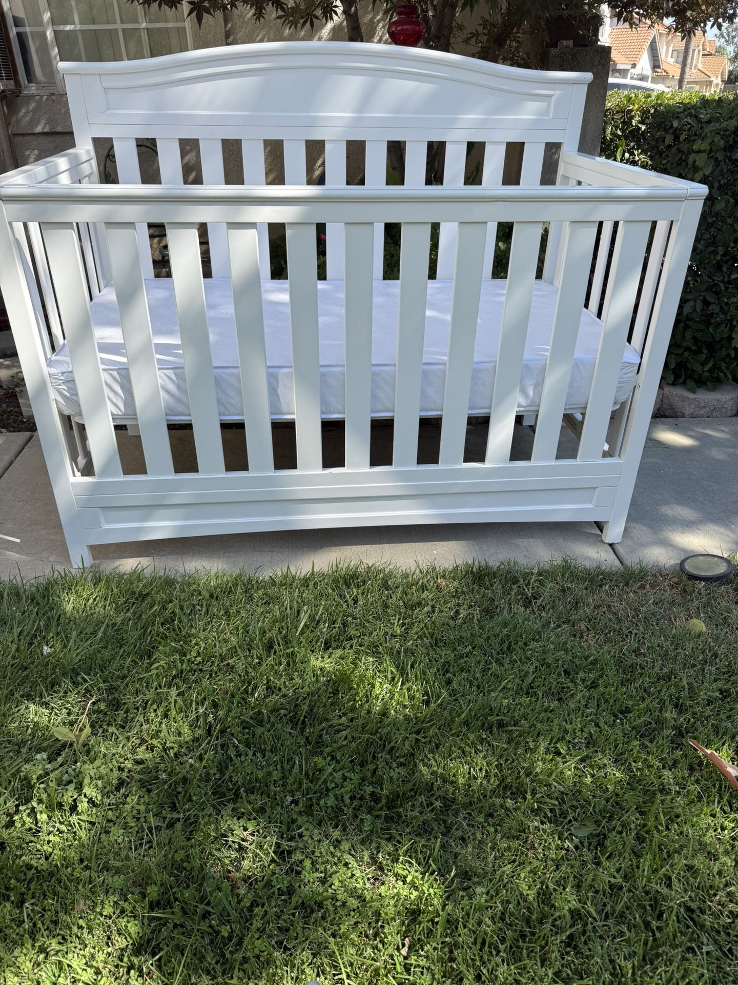Crib & Toddler Bed - All In One