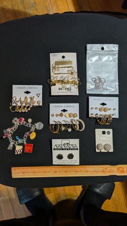 Scunci, Avon, Above The Bridge Mixed Lot: Earrings, Bracelet, 18 Pieces, Multic…