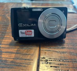 Casio Exilim EX-S200 Digital Camera - not tested no charger