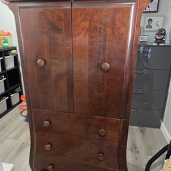 Nursery Dresser/Cabinet 