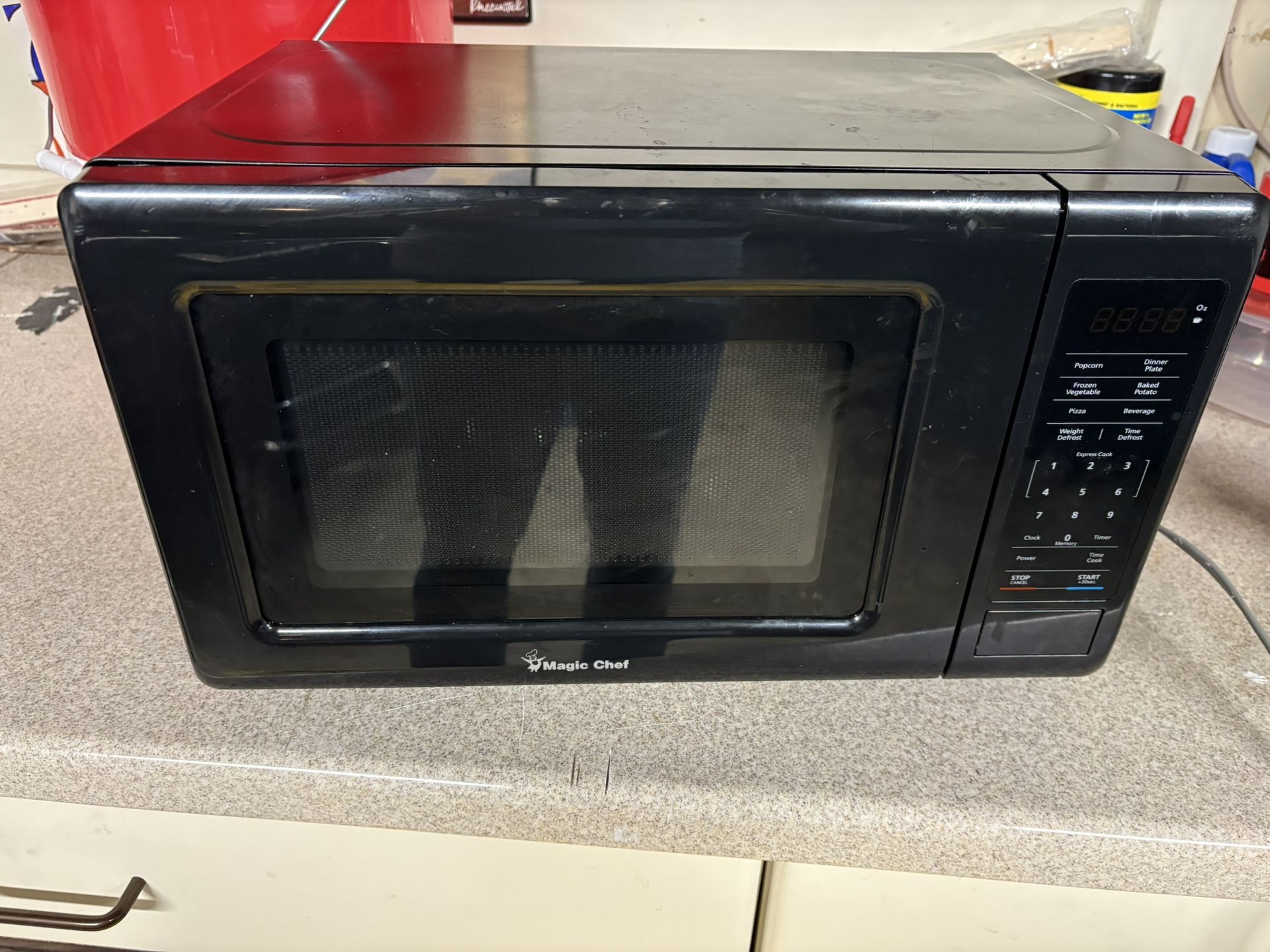 Free. Magic Chef 700w Microwave