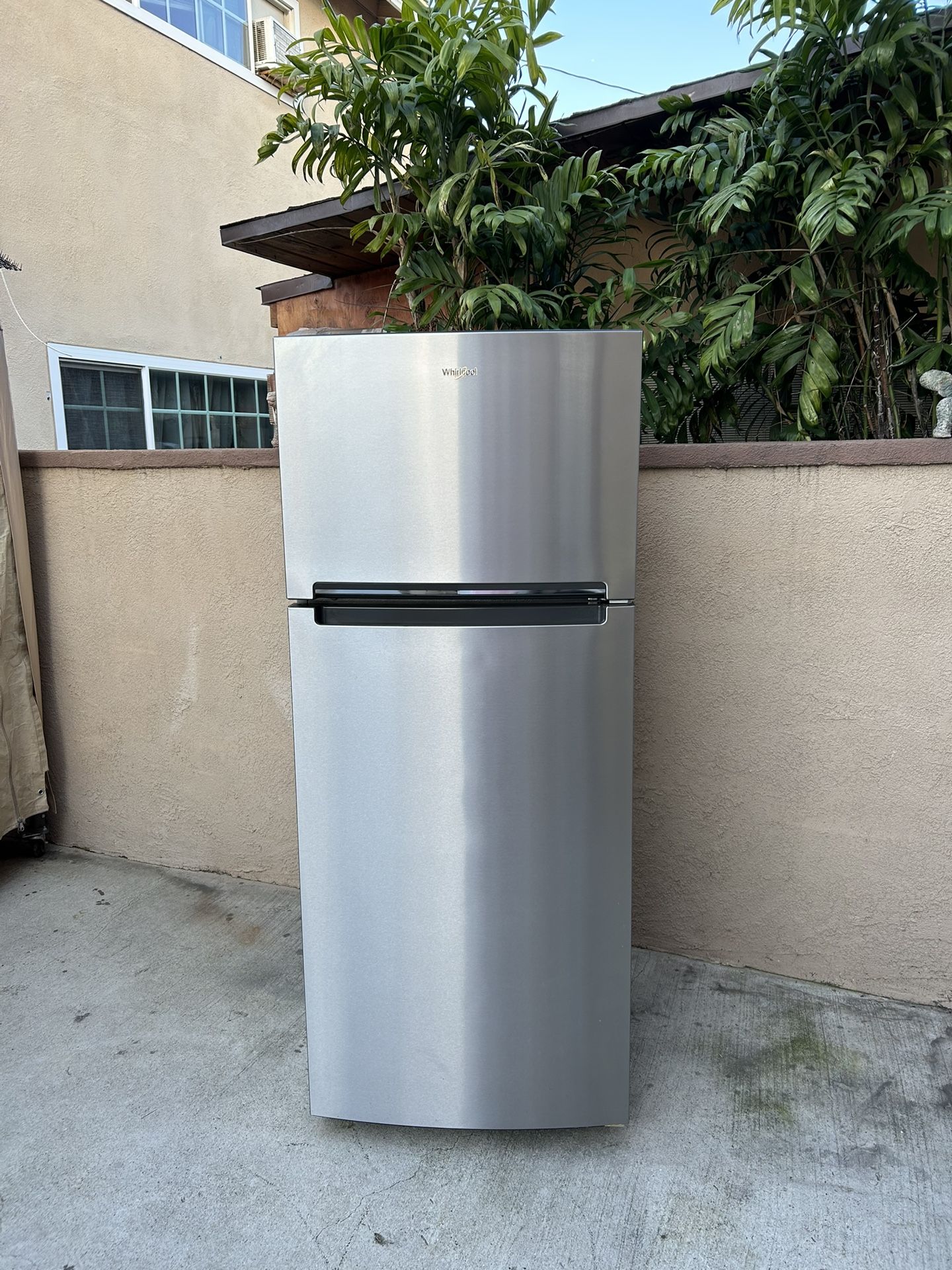 WHIRLPOOL FRIDGE SILVER 18CU FT 28x29x68๐๐4 MONTHS WARRANTY