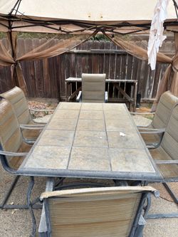 Outdoor Patio Dining Table with 4 Chairs
