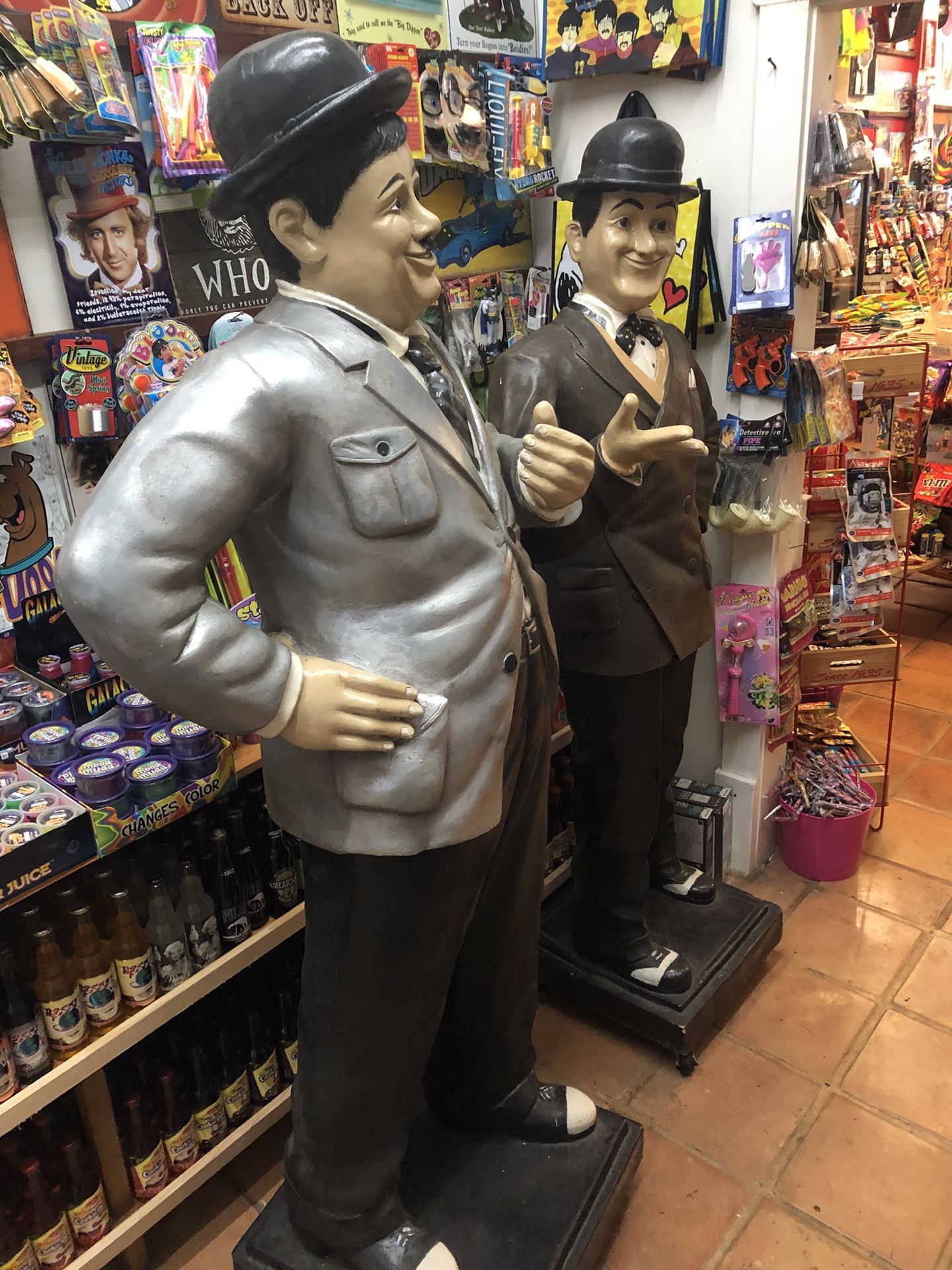 Life size statues of laurel & hardy great condition!!!