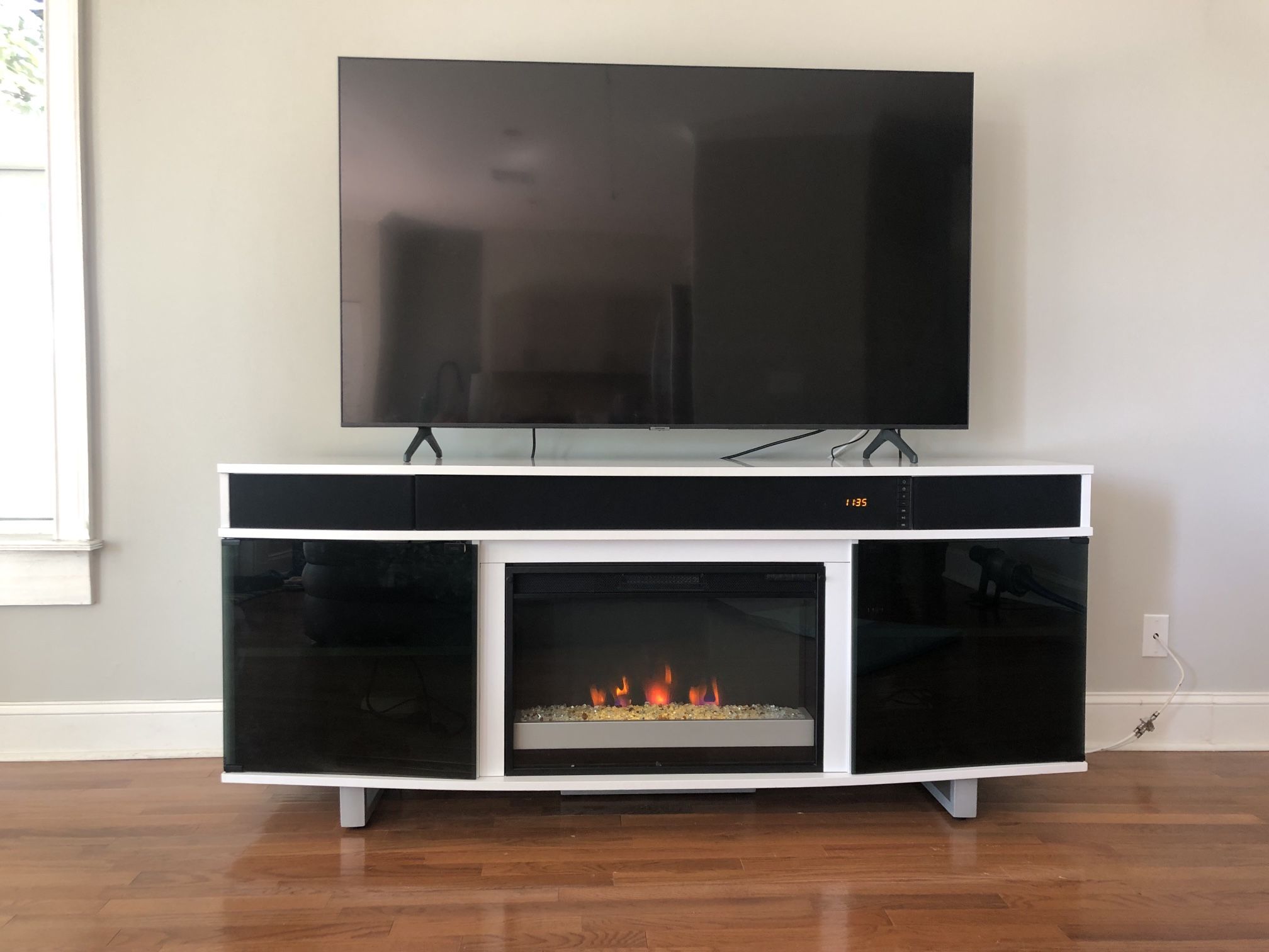 Eldorado TV Stand With fireplace And Speakers