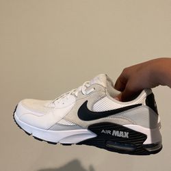 Air Max Excee White And Black