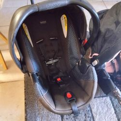 Baby Car Seat In Excellent Condition With All The Belts Nice And Clean