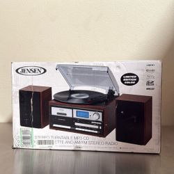 Jensen JTA-575WG All-in-One Turntable System Limited Edition Walnut