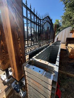 🔥 20FT Entrance Gate for Sale – Beautiful Designs, Solid Timber Posts, In Stock
