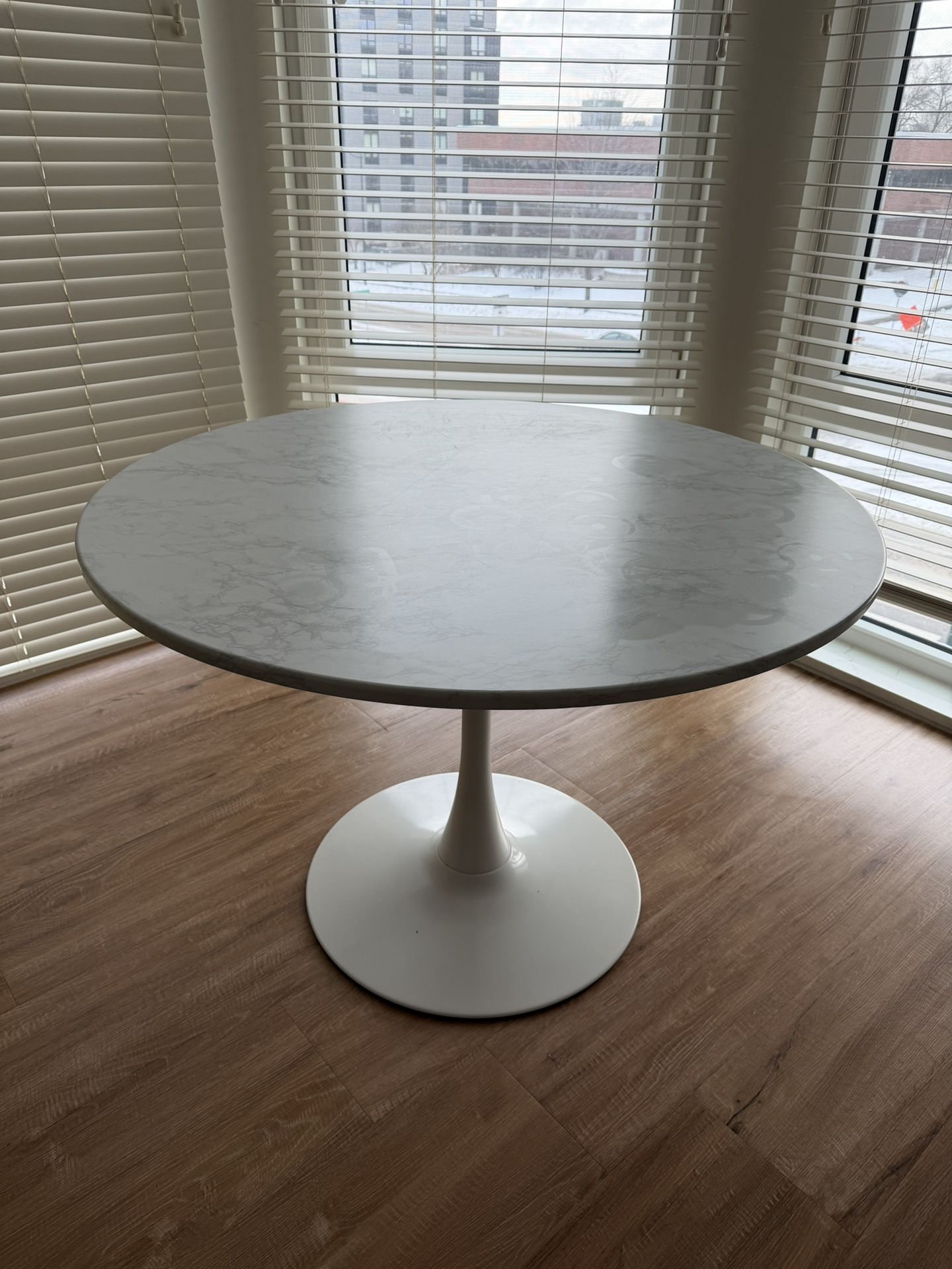 Mid-century style Round Dining Table for 4