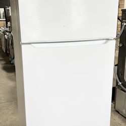 30” White Refrigerator 18.3cu.ft.