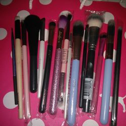 Makeup brushes