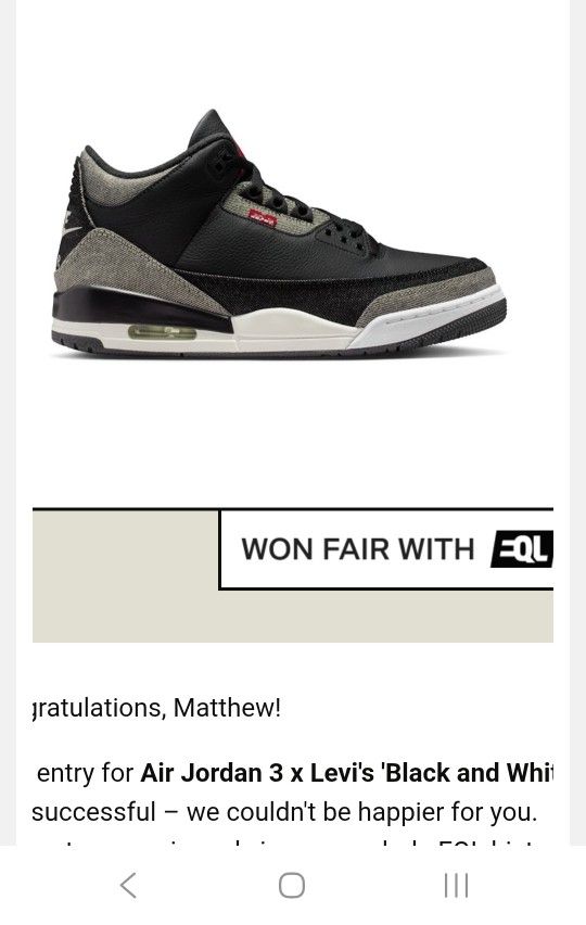 Jordan 3 Retro
Levi’s Black 10.5M