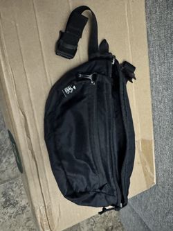 REI Co-op Trail 2 Waist Pack Fanny pack sling bag Black