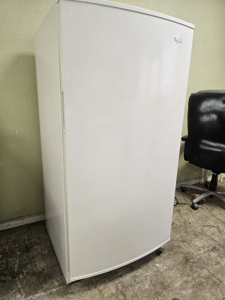 2023 Whirlpool Freezer Working Perfectly Fine Very Clean Super Capacity I Can Deliver To You 90 Days Warranty