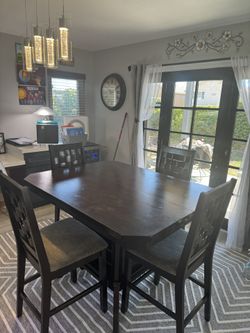 Dinning Room Table 
