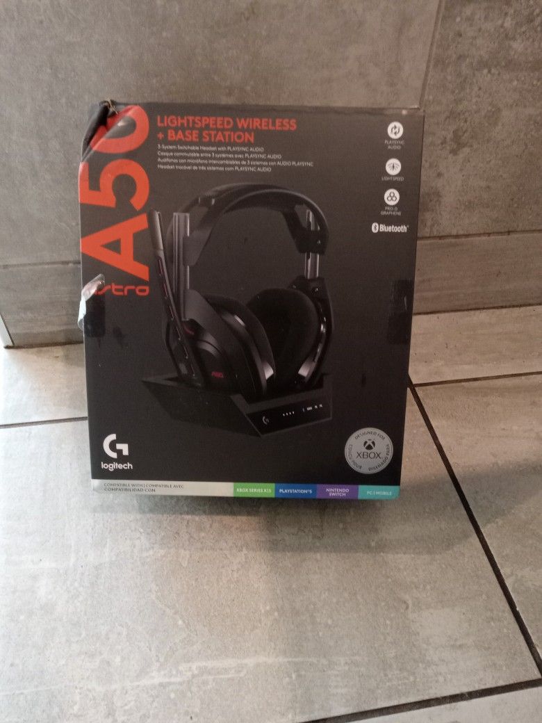 Logitech Astro A50 Lightspeed Headphones And Bases