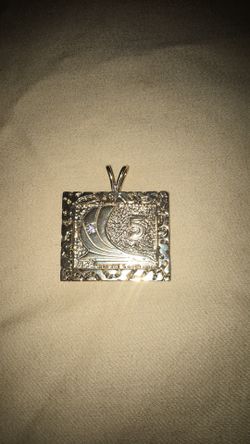 14kt gold pendant
