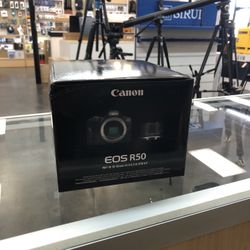 Canon Eos R50 With Kit Lens
