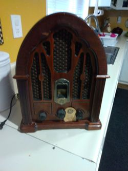 GE Reproduction Cathedral AM/FM radio