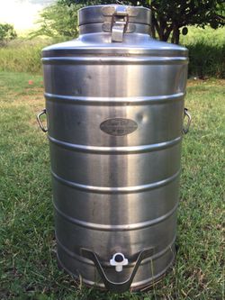 Super Chef - Stainless Steel 10 Gallon Beverage Dispenser / Cooler - Model  Mil-10 (Military) for Sale in Waianae, HI - OfferUp