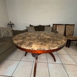 4 Person Dinning Table Nearly Used 