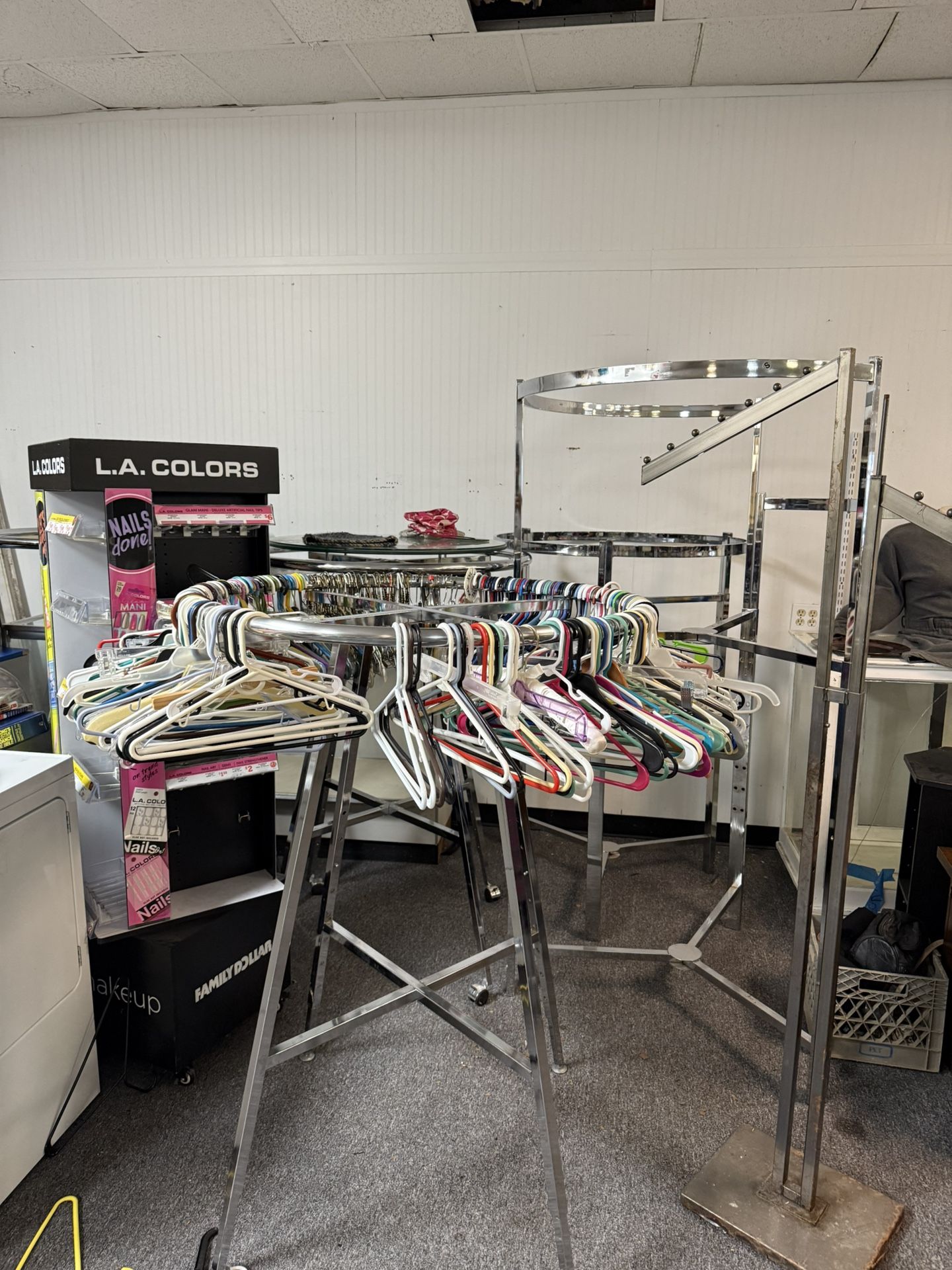Shelves & Clothing Racks
