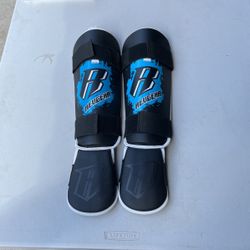 Revgear Shinguards Youth Size Large 